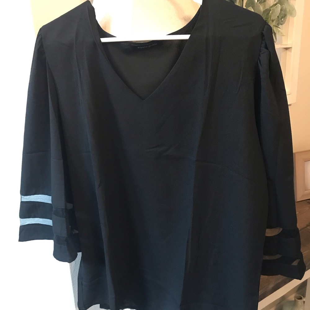 Bell sleeve blouse